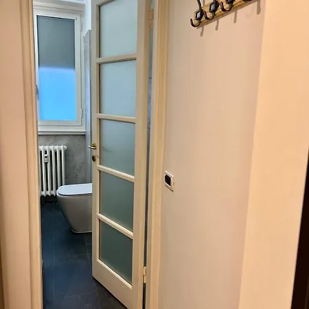 Apartment La Bella Charme 3 Km Away From Duomo/ Netflix & Wi-fi Included *